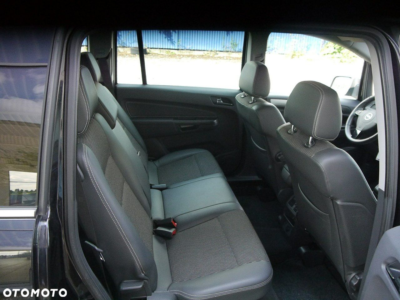 Opel Zafira 1.8 Sport - 24