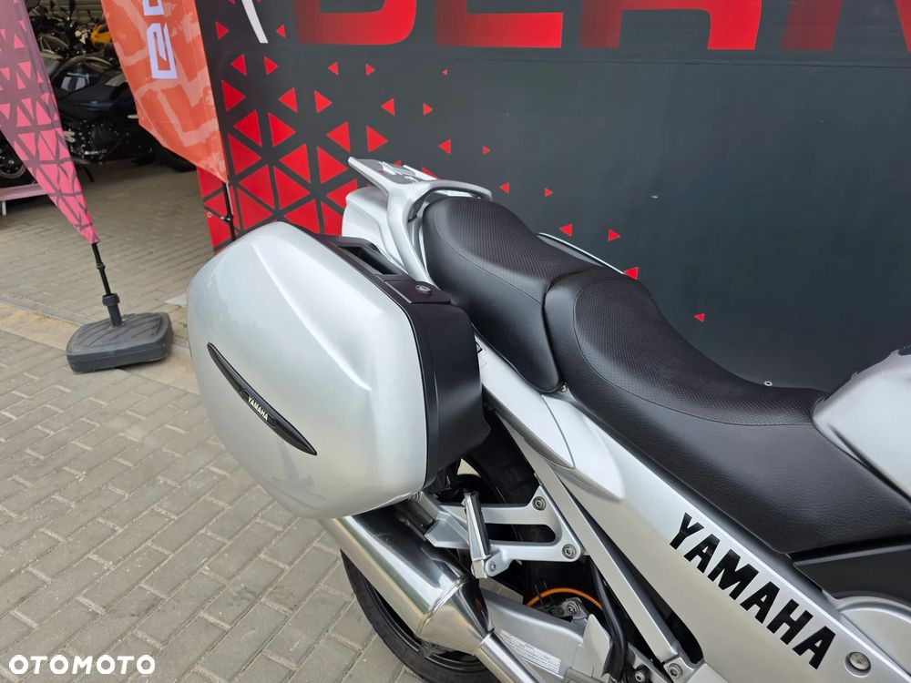 Yamaha FJR - 21