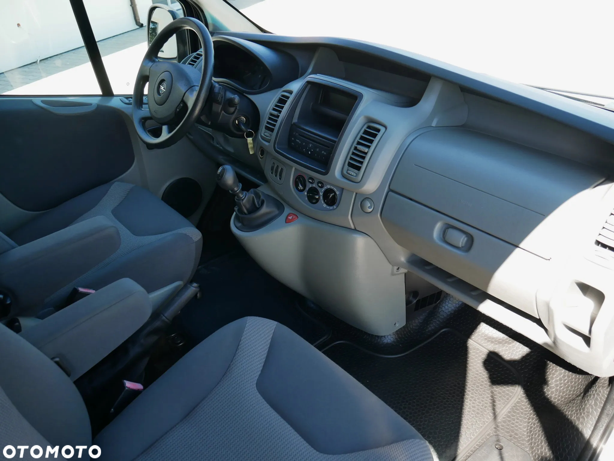 Opel Vivaro - 22