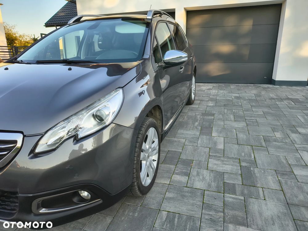 Peugeot 2008 PureTech 82 Allure - 12