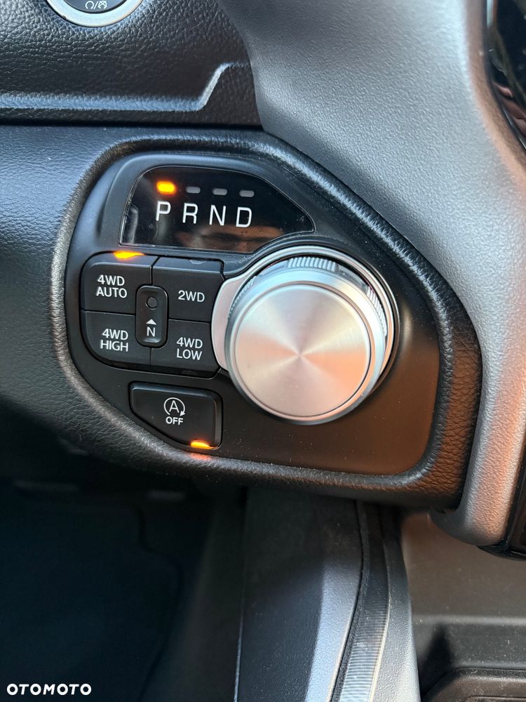RAM 1500 - 12