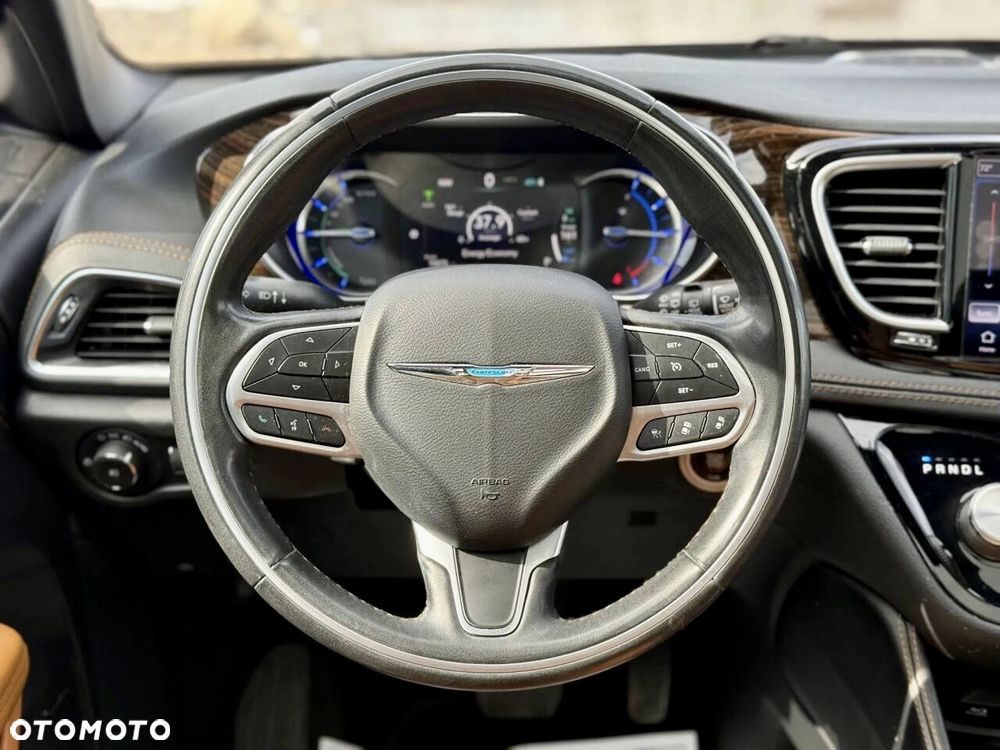 Chrysler Pacifica - 8