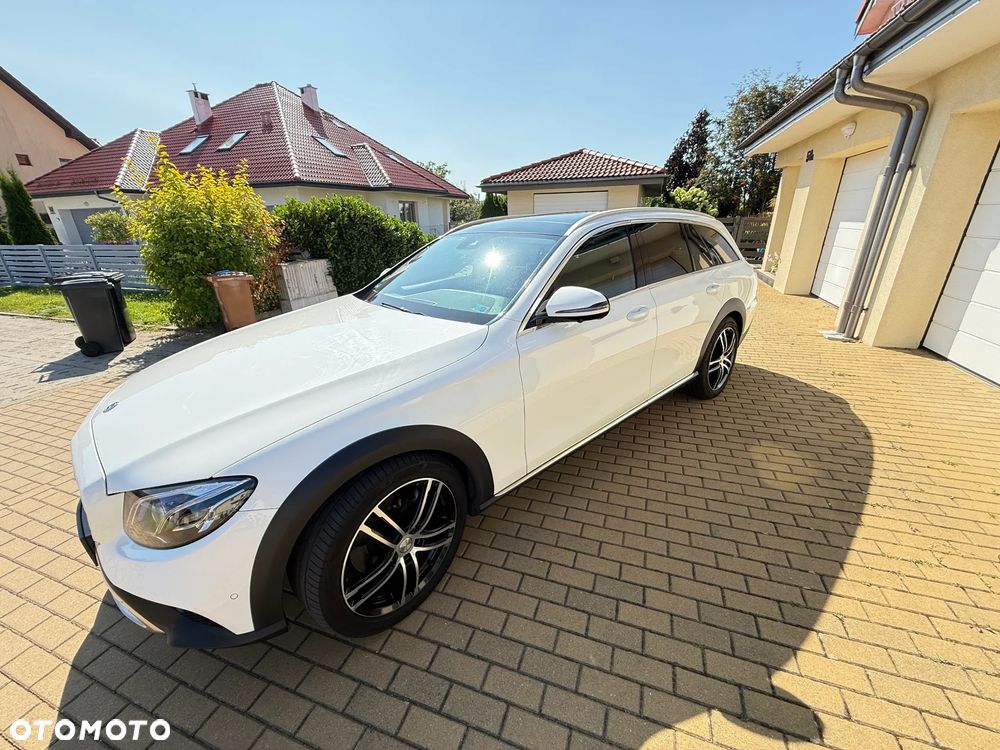 Mercedes-Benz Klasa E 220 d 4-Matic All-Terrain - 2