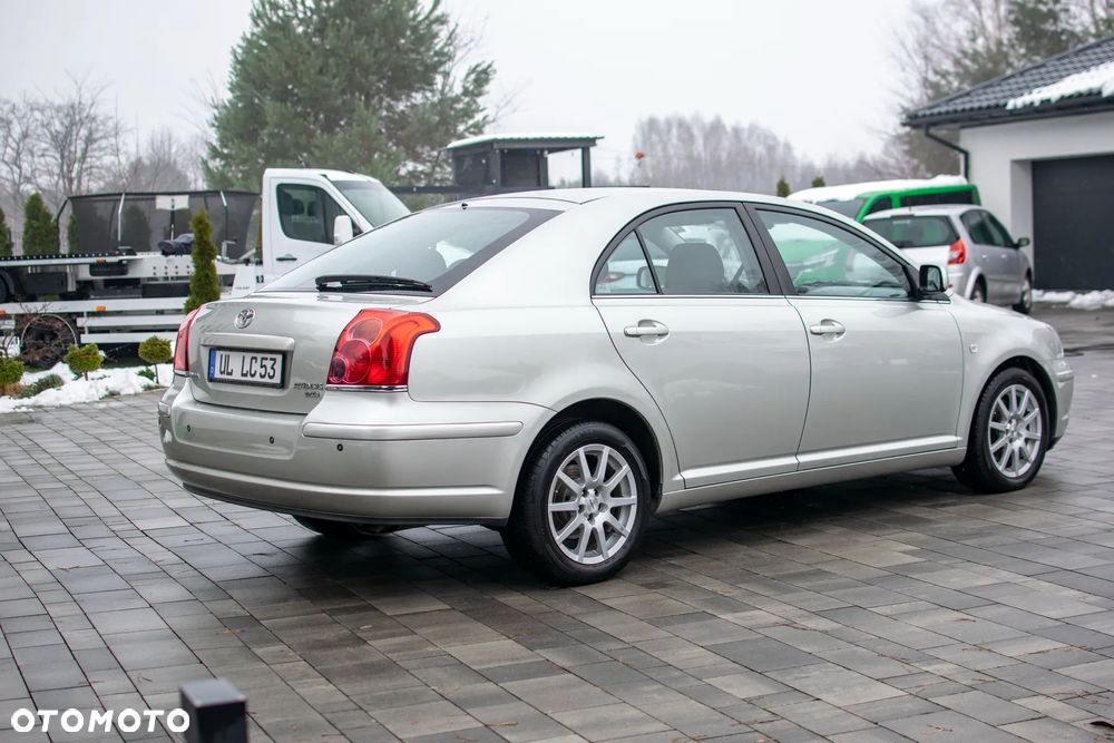 Toyota Avensis - 16