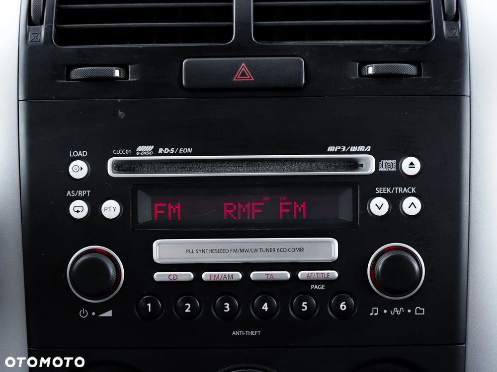 Suzuki Grand Vitara 1.9 DDiS Comfort + DPF Family - 32