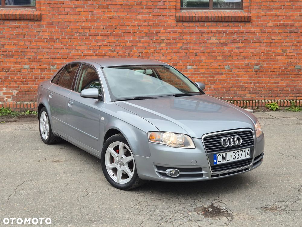 Audi A4 Limousine - 1