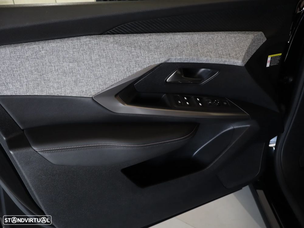 Peugeot 3008 1.2 Hybrid Allure e-DCS6 - 18