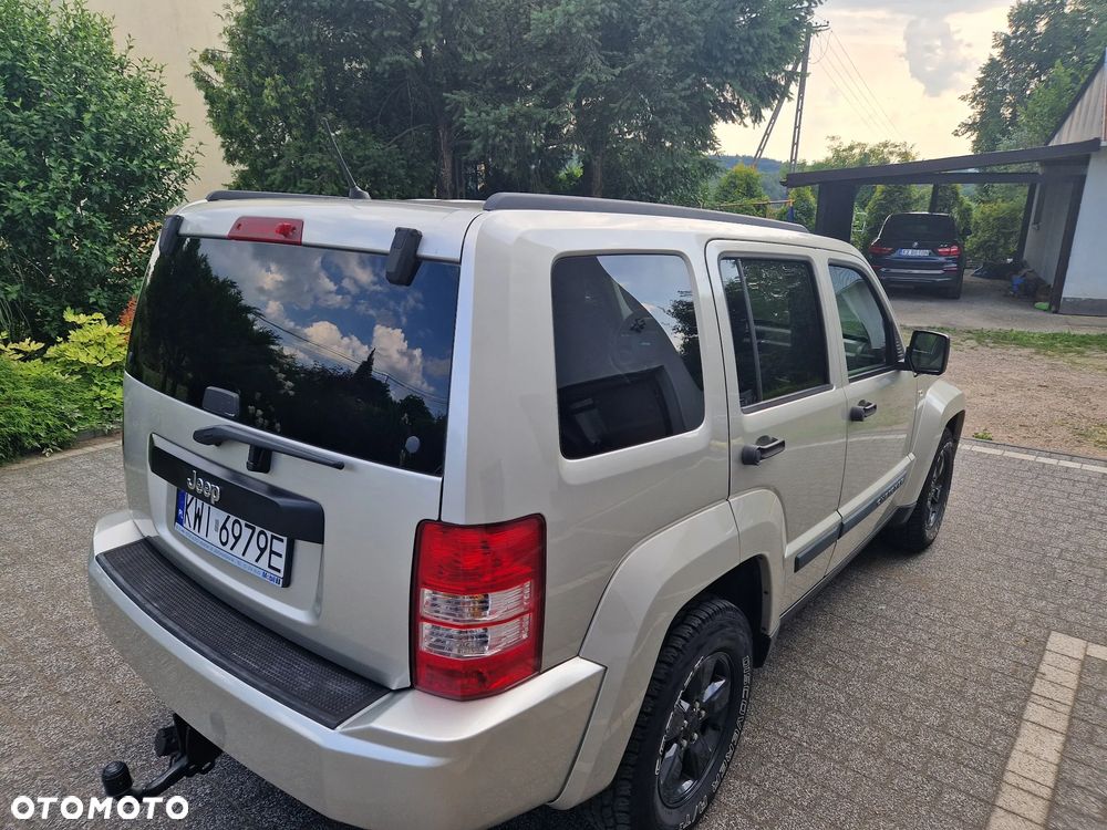 Jeep Cherokee - 24