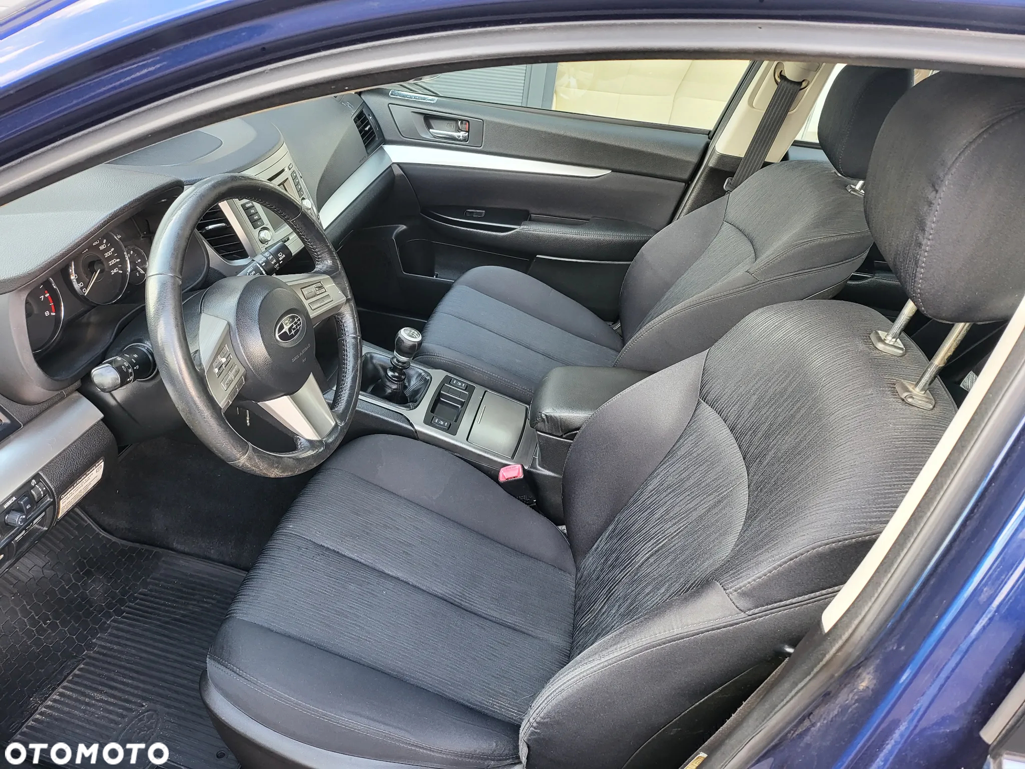 Subaru Legacy - 15