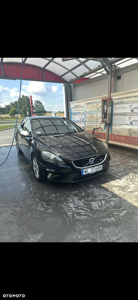 Volvo V40 D4 Drive-E R-Design Momentum - 1