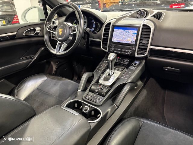 Porsche Cayenne S E-Hybrid Platinum Edition - 39