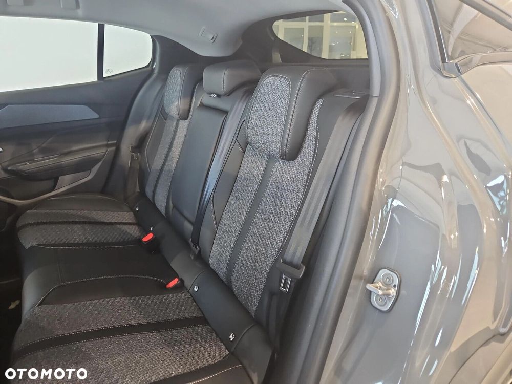 Peugeot 408 - 13