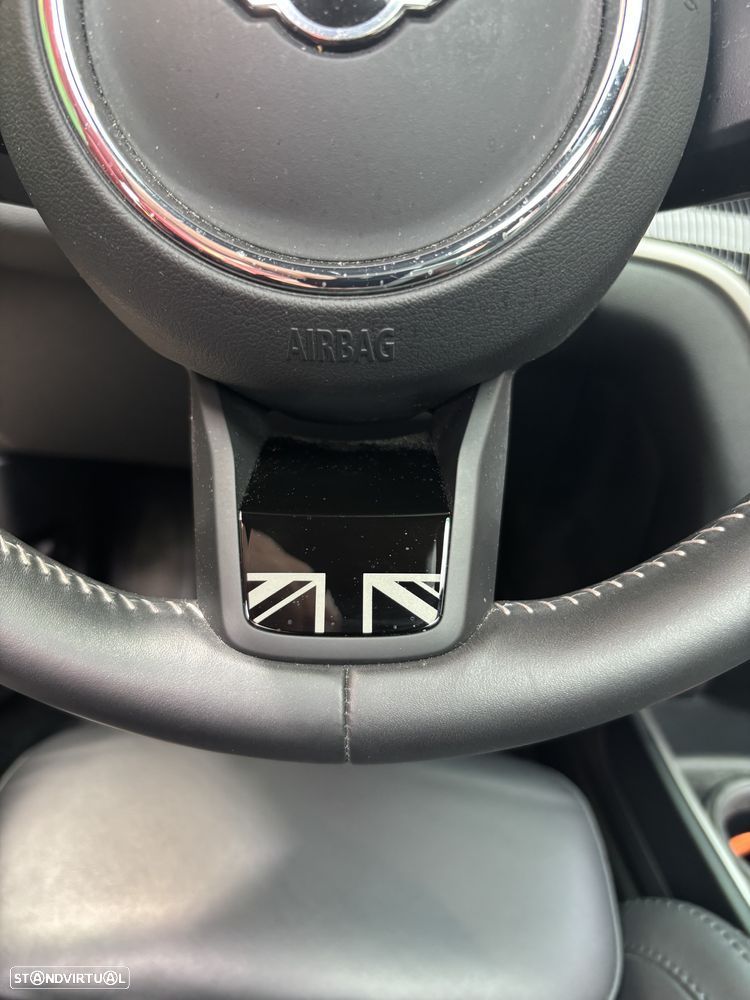 MINI Countryman Cooper D Premium Yours Auto - 17