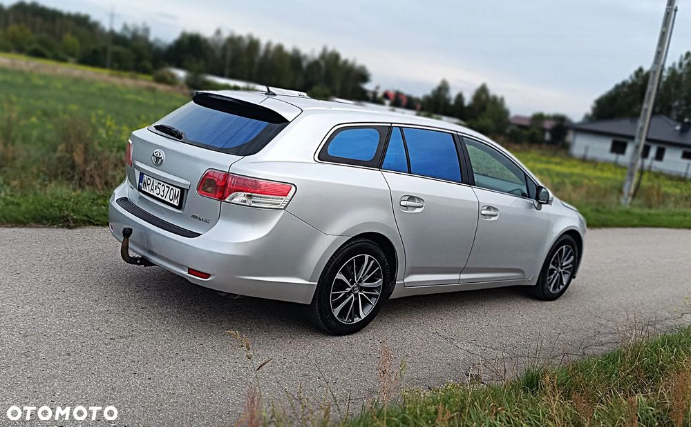 Toyota Avensis - 4