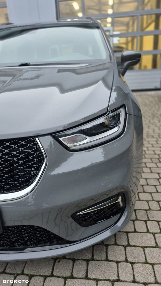 Chrysler Pacifica - 9