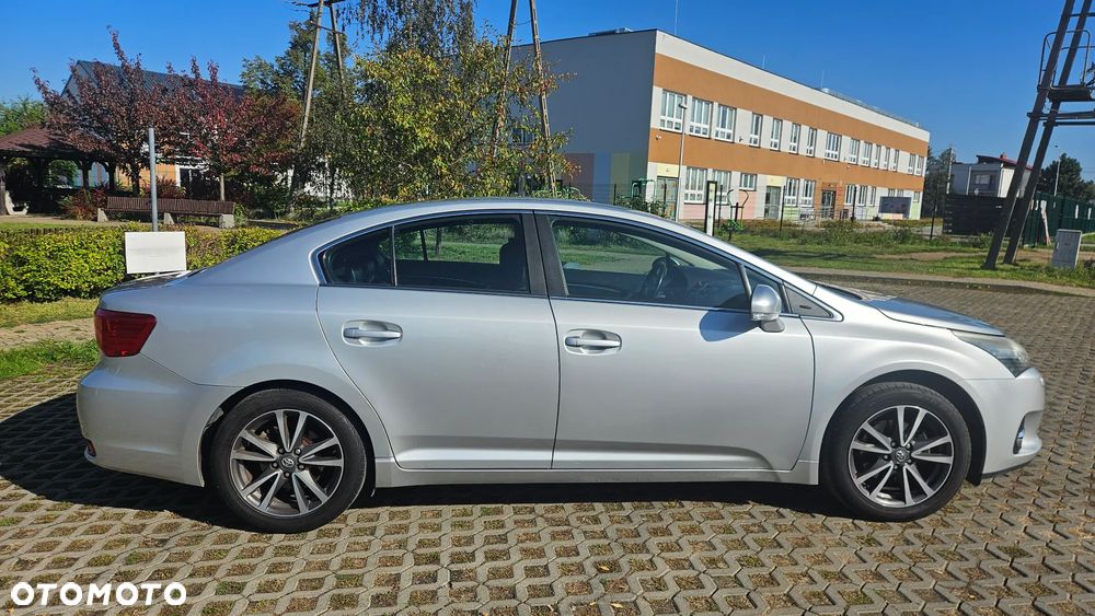Toyota Avensis - 5