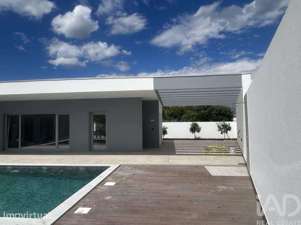 Casa / Villa T4 em Nadadouro de 230,00 m2 - Grande imagem: 5/20