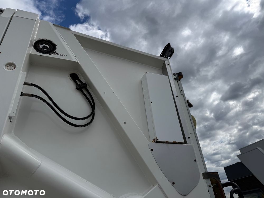 Renault D320 / 6x2 / ŚMIECIARKA / EURO 6 /  SPROWADZONA / STAN BDB / / / - 20