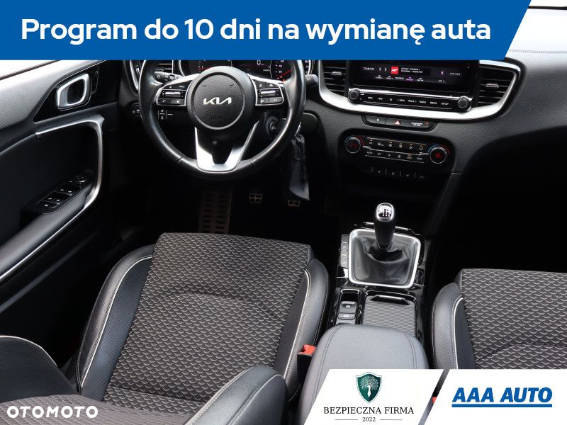 Kia Ceed - 8
