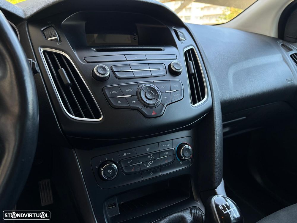 Ford Focus SW 1.0 EcoBoost S&S TREND - 13