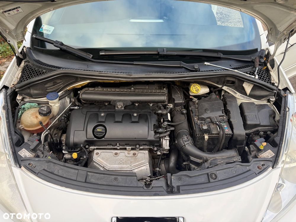 Peugeot 207 CC - 21
