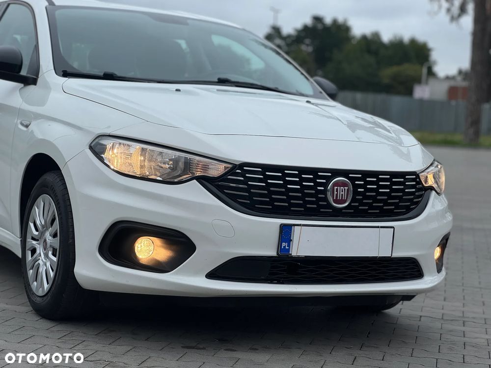 Fiat Tipo 1.4 16v Lounge EU6d - 10