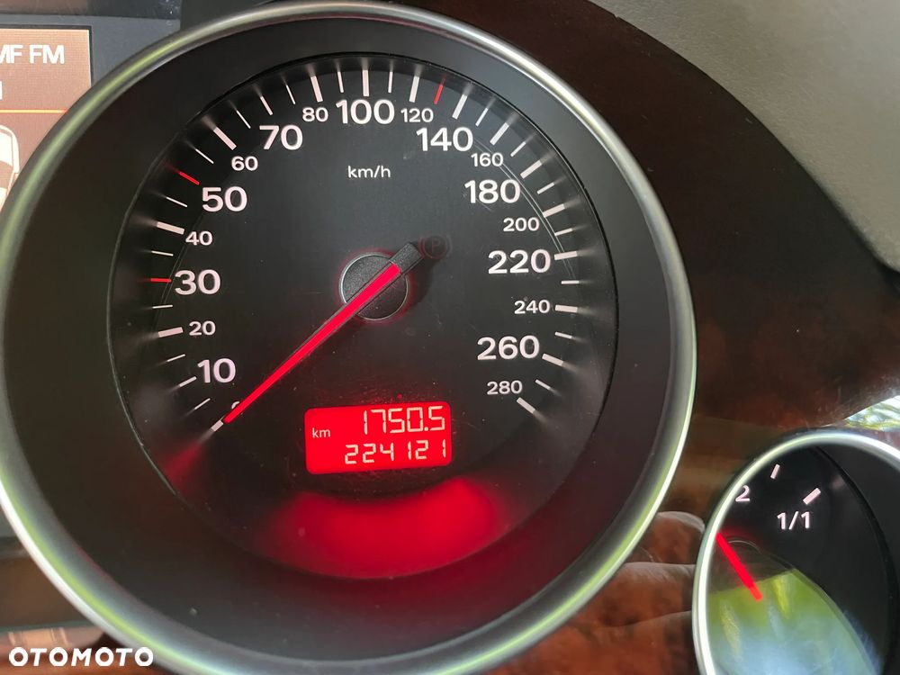 Audi A8 3.0 TDI Quattro - 9