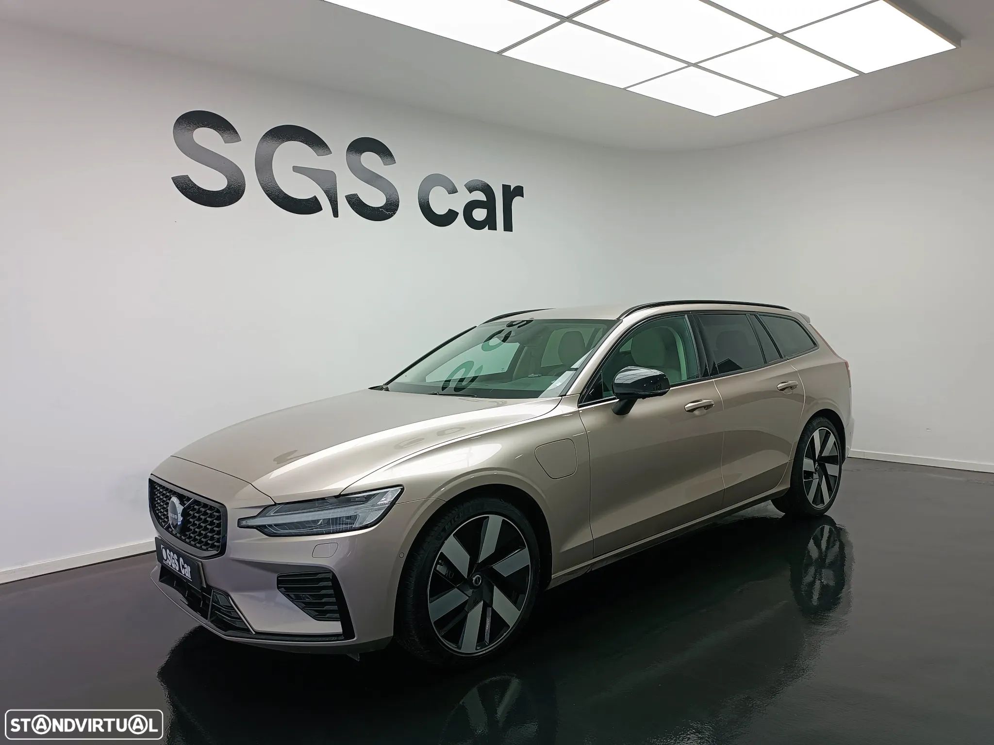 Volvo V60 2.0 T6 AWD TE Plus Dark - 1
