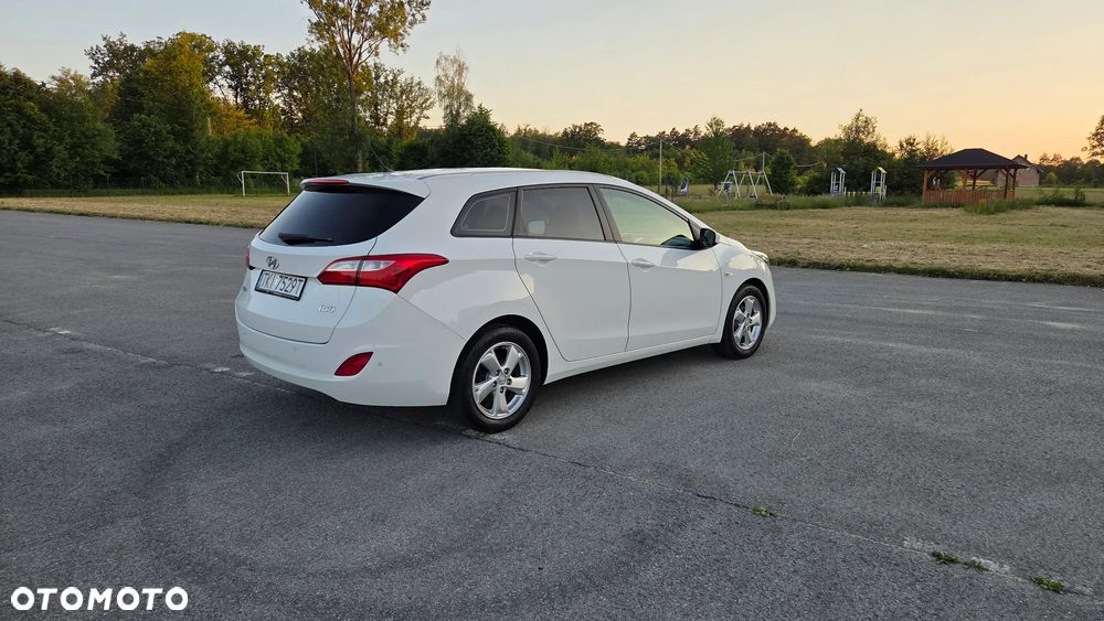 Hyundai i30 i30cw 1.4 Intro Edition - 6