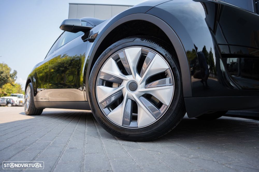 Tesla Model Y Standard - 27
