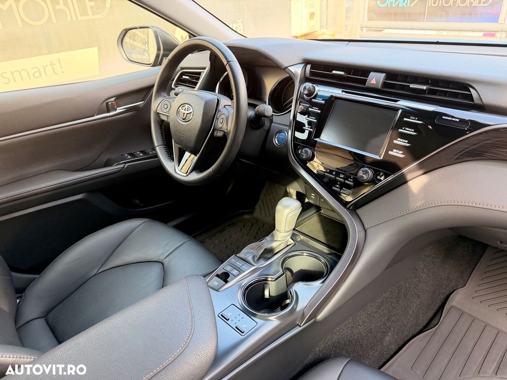 Toyota Camry - 18