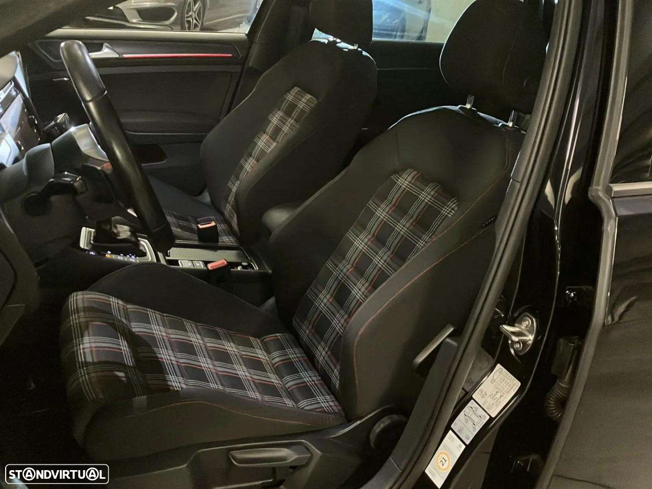 VW Golf 2.0 TSI GTI DSG Performance - 12