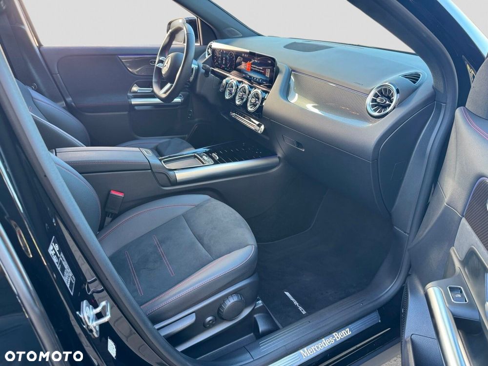 Mercedes-Benz GLA - 15