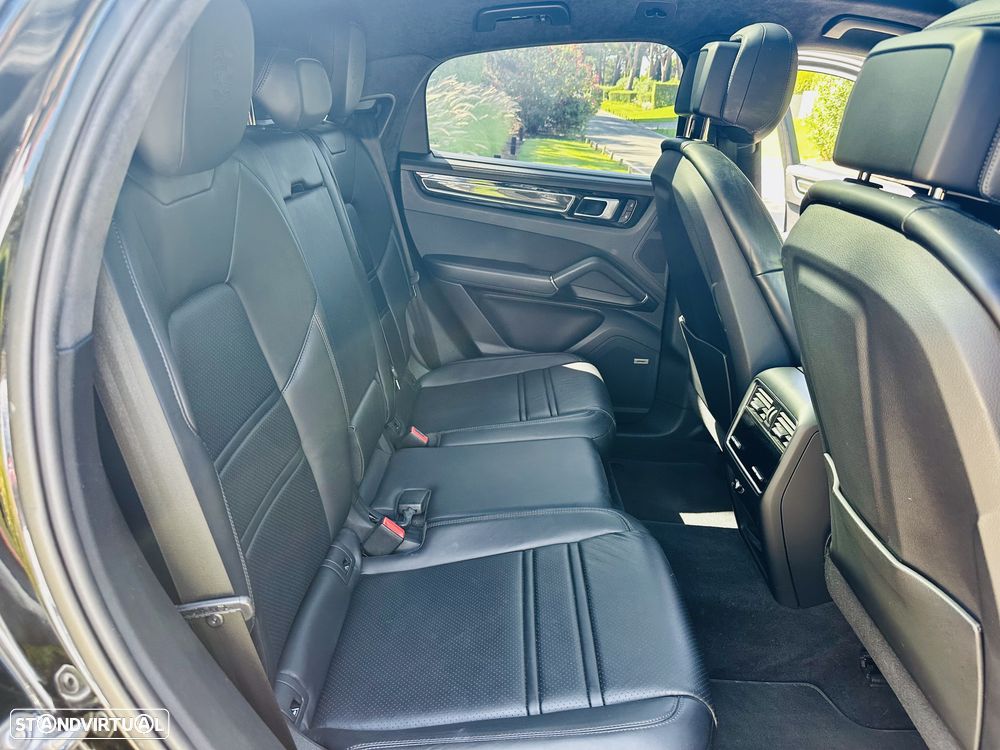 Porsche Cayenne GTS - 24