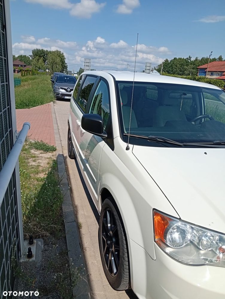 Dodge Grand Caravan - 3
