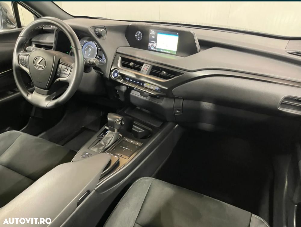 Lexus UX 250h Business Edition - 3