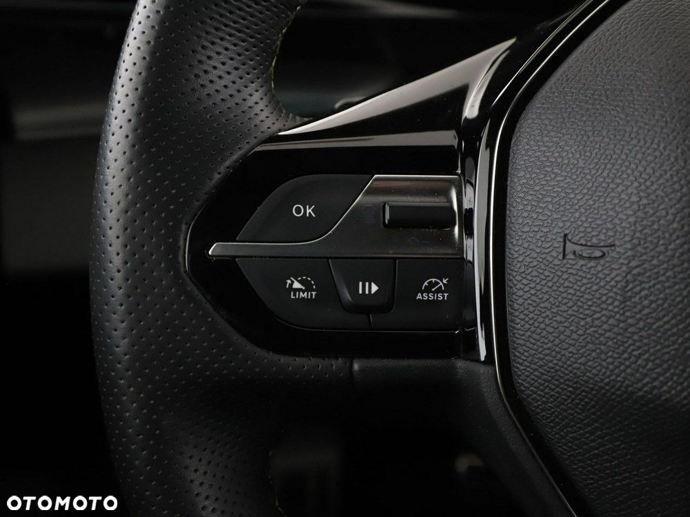 Peugeot 408 1.6 Plug-In Hybrid 225 GT EAT8 - 36