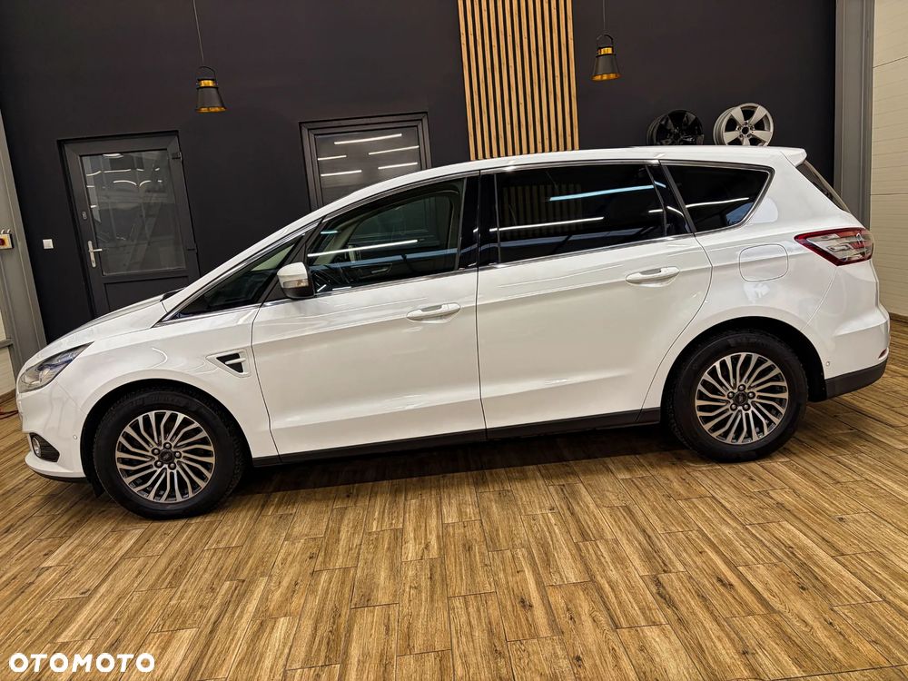 Ford S-Max - 12