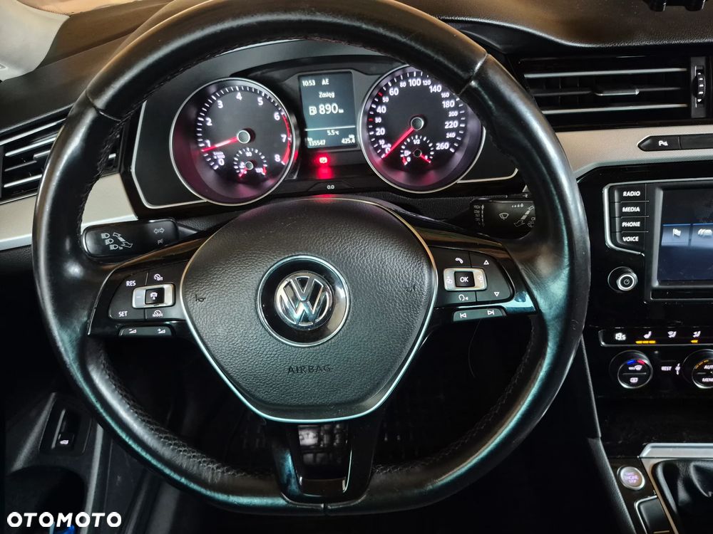 Volkswagen Passat ver-1-4-tsi-bmt-act-comfortline - 25