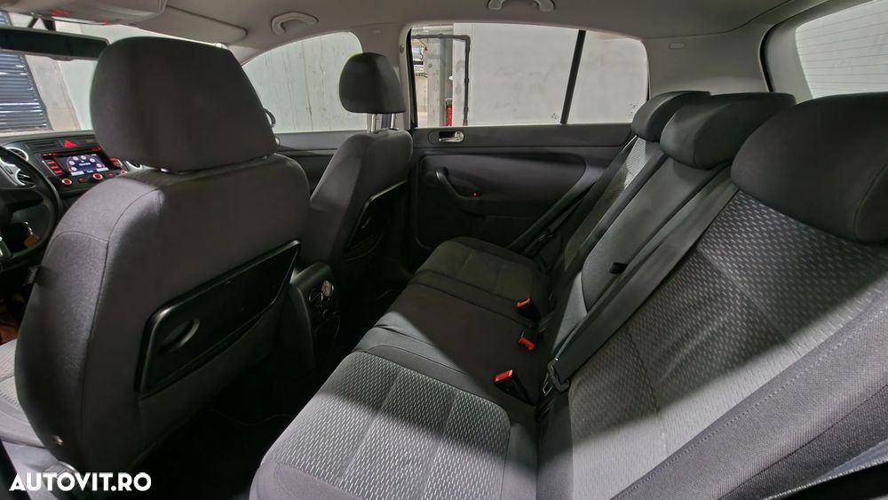 Volkswagen Golf Plus - 16