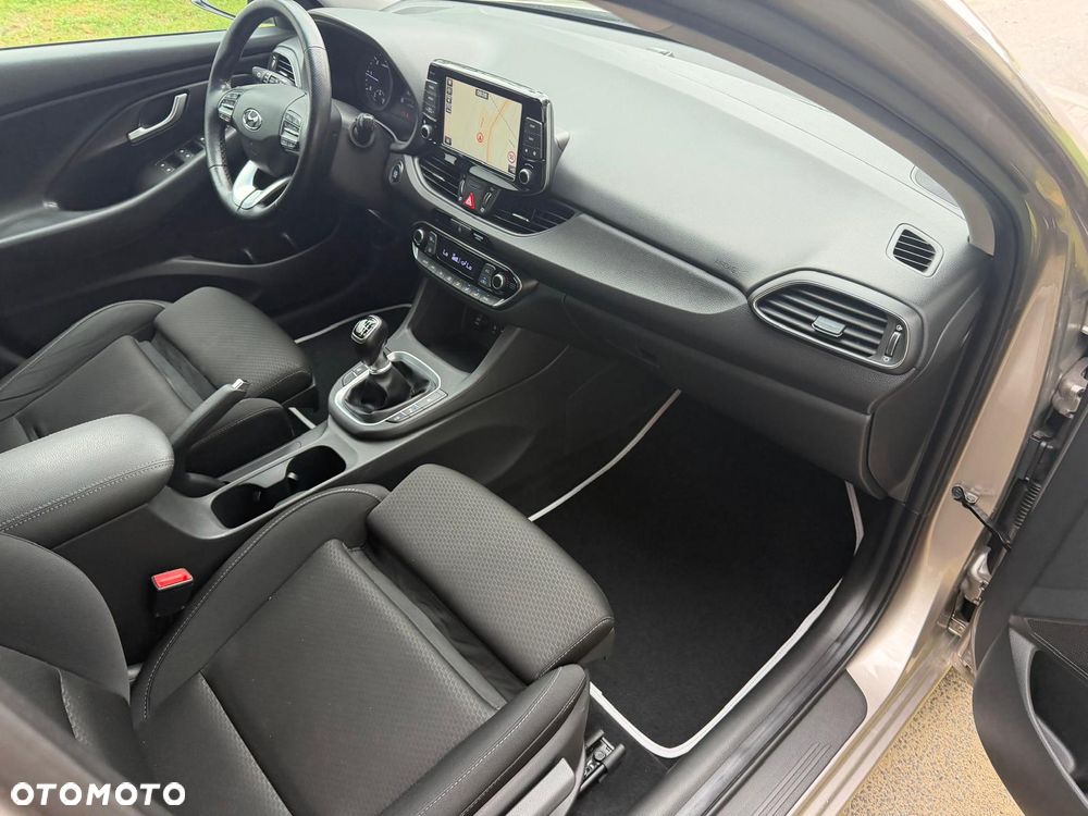 Hyundai i30 1.6 CRDI Prime - 12