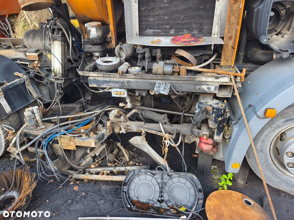 Mercedes-Benz 1824 L - 31