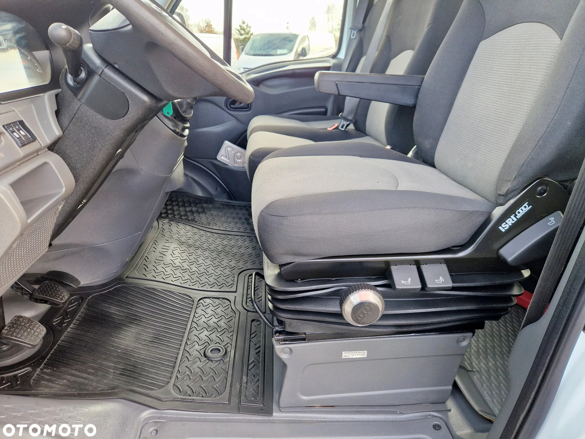 Iveco 35C17 3,0 HPI 170 KONNA DOKA 7 OSOBOWA BRYGADÓWKA 96T/KM PRZEBIEGU GWARANCJA HDS HMF 1670KG UDŻWIGU 3,3M SKRZYNIA BLIŻNIAKI DO 3,5T - 12