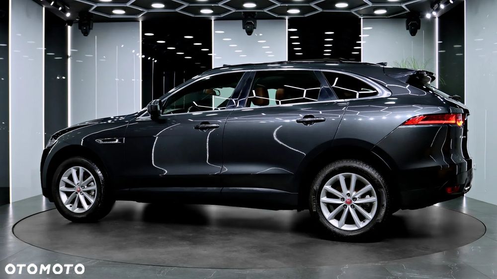 Jaguar F-Pace - 5