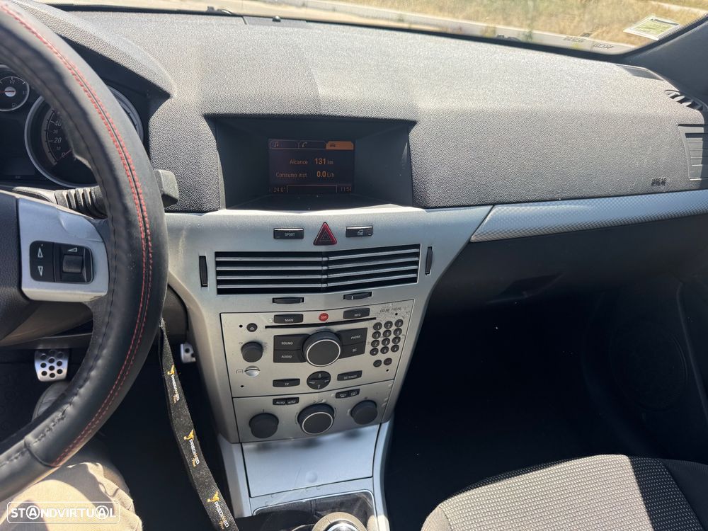 Opel Astra GTC 1.9 CDTI - 17