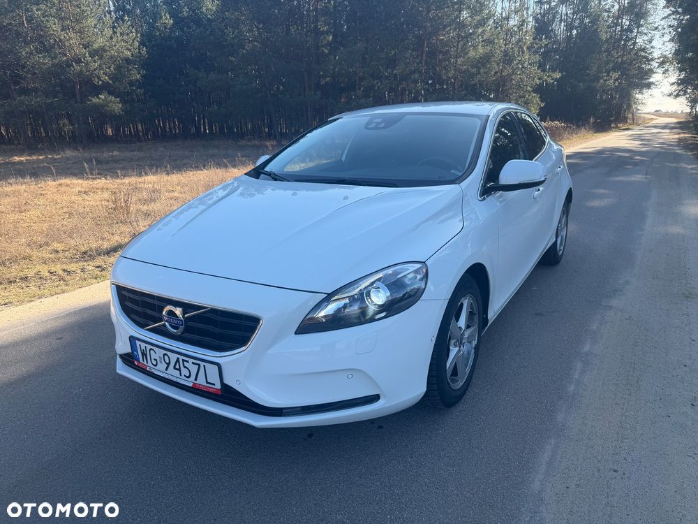 Volvo V40 D3 Momentum - 1