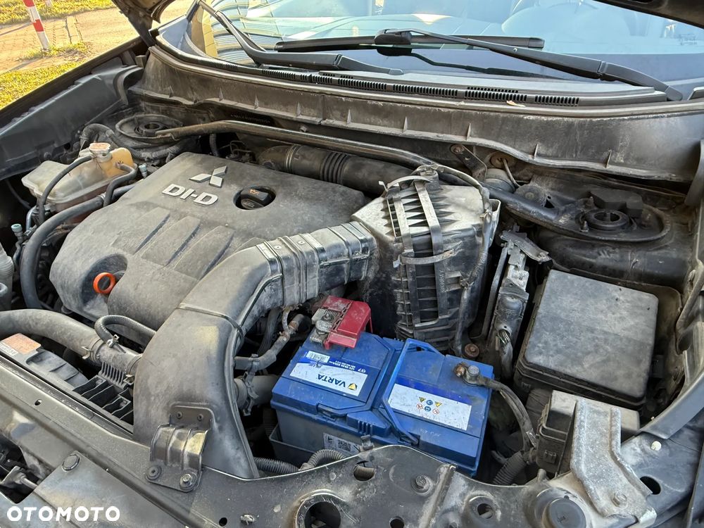 Mitsubishi Outlander 2.0 DID Intense + - 23