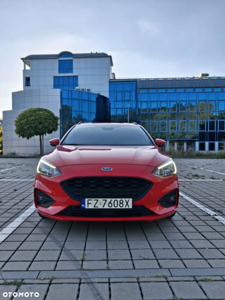 Ford Focus 1.0 EcoBoost Hybrid ST-LINE DESIGN - 2