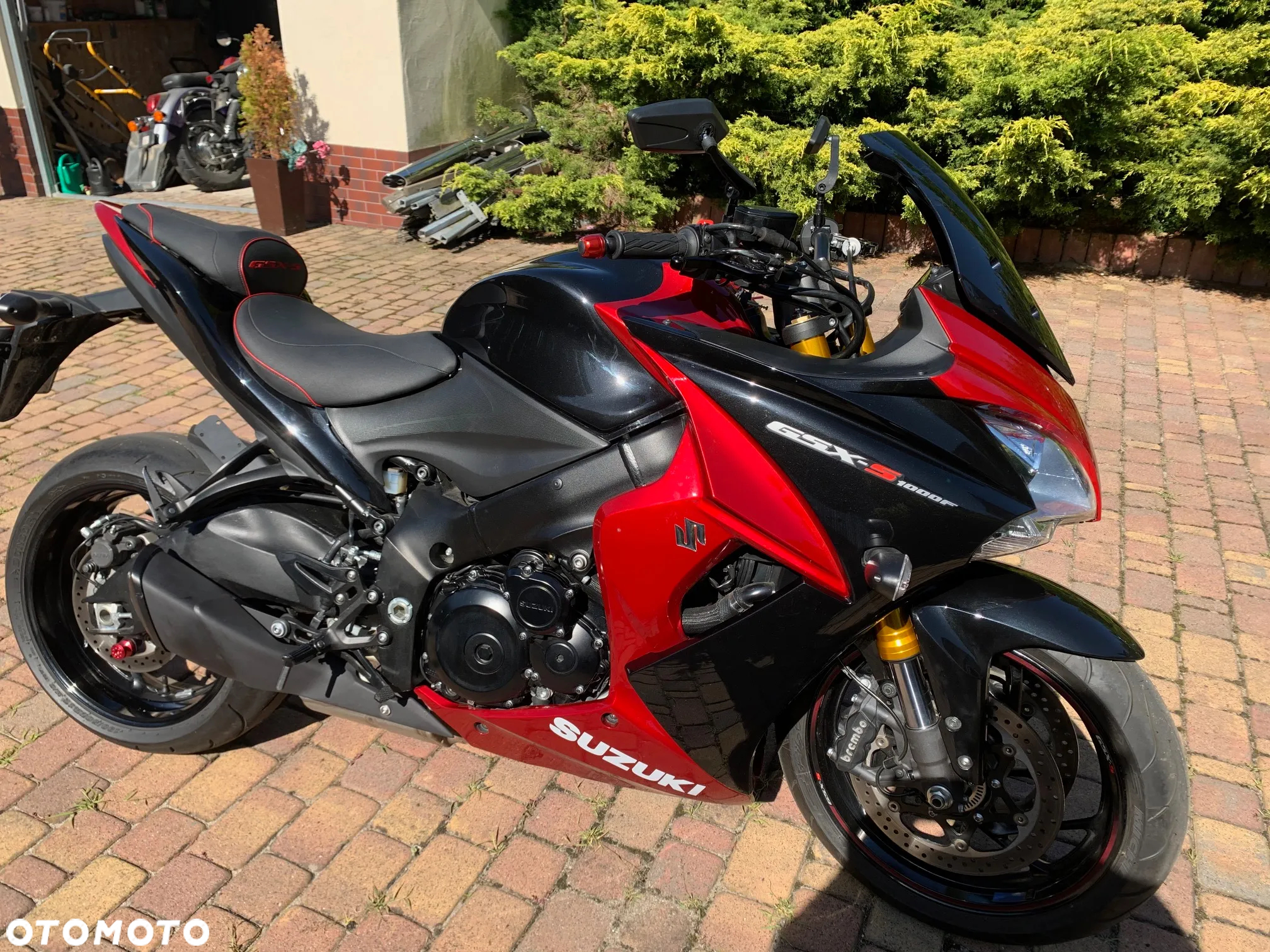 Suzuki GSX 1000 - 6