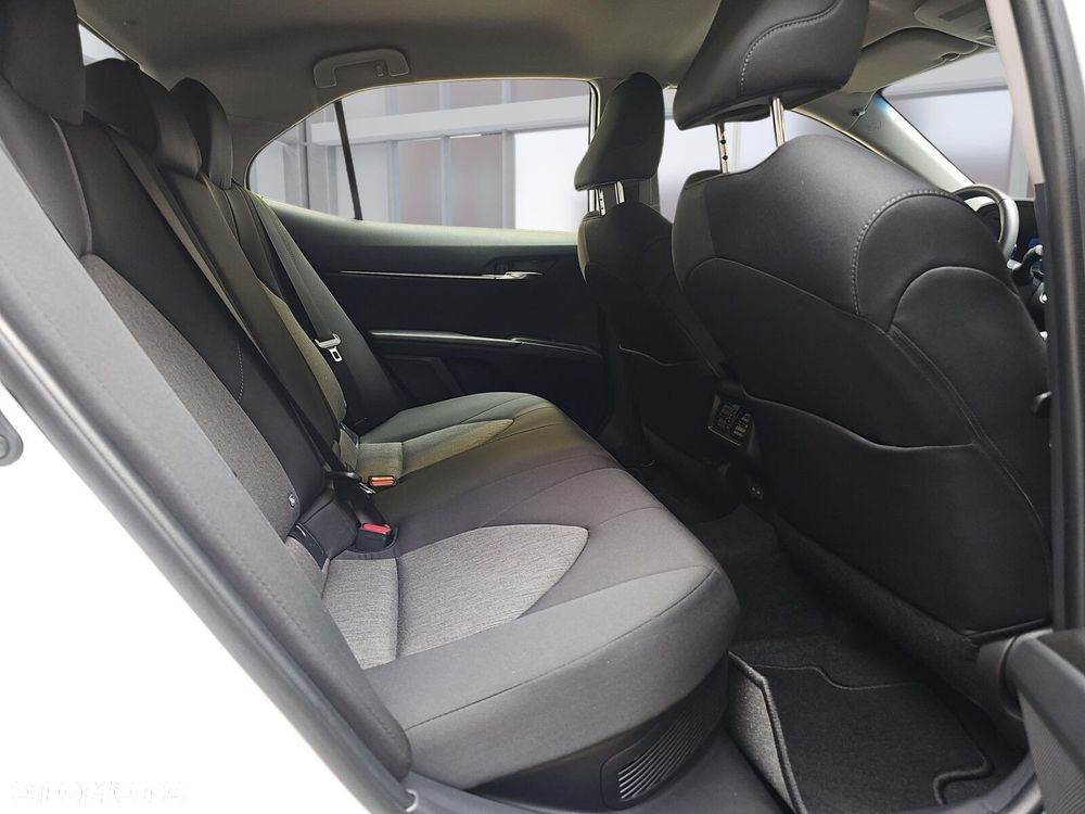 Toyota Camry 2.5 Hybrid Comfort CVT - 12